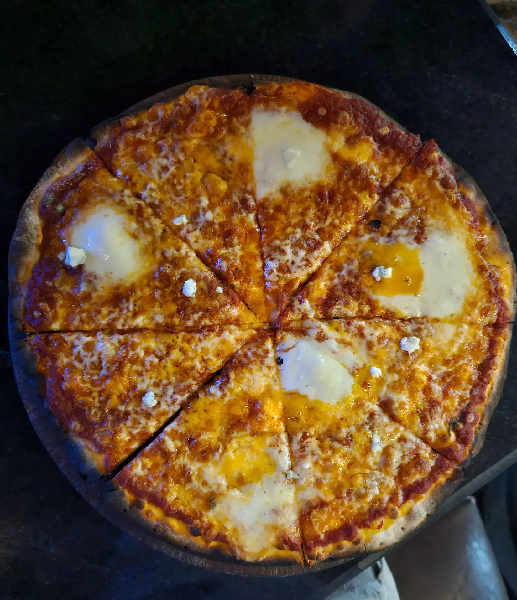 Quatro fommagi pizza- La fetta