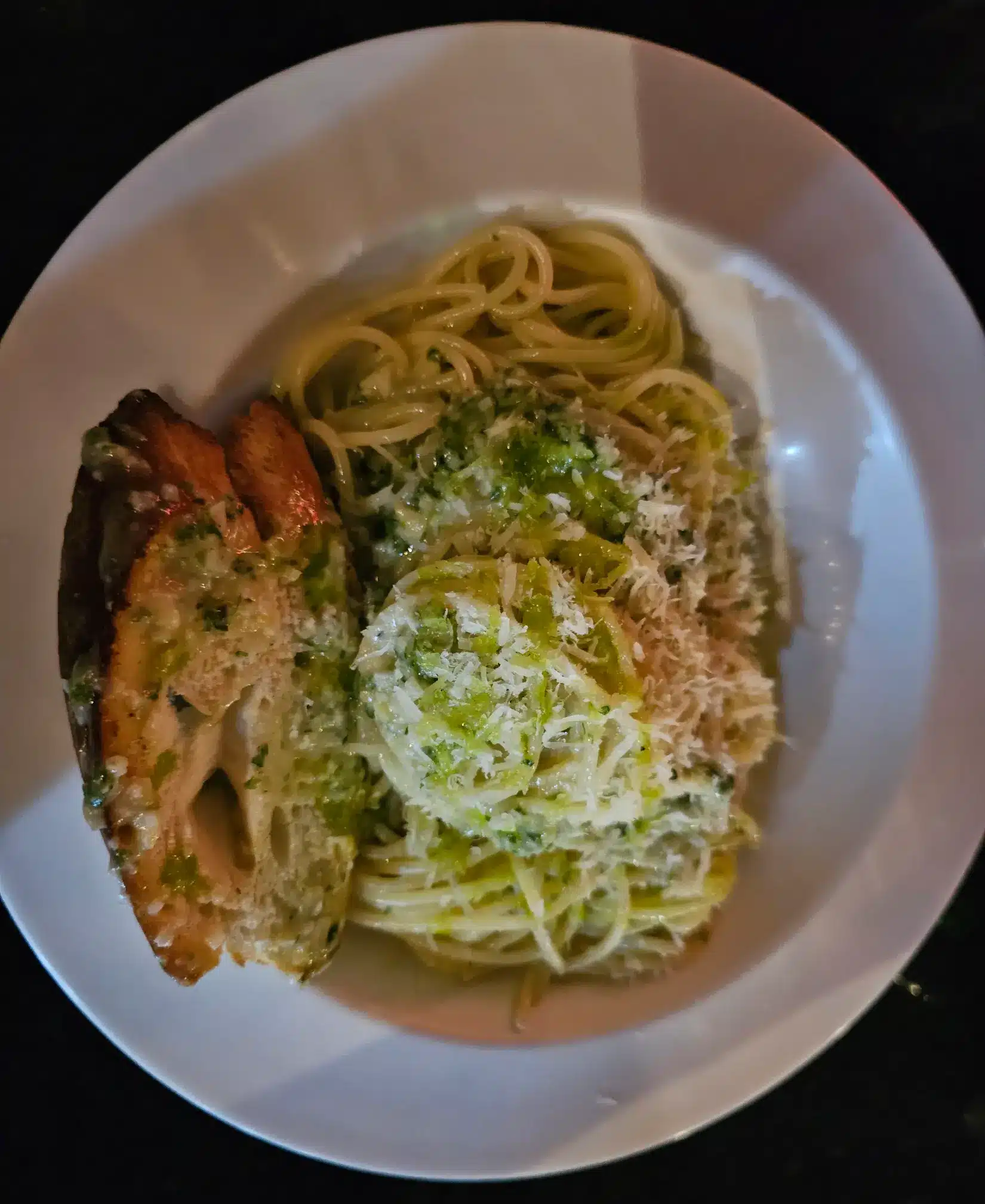 Spaghetti with cheese
