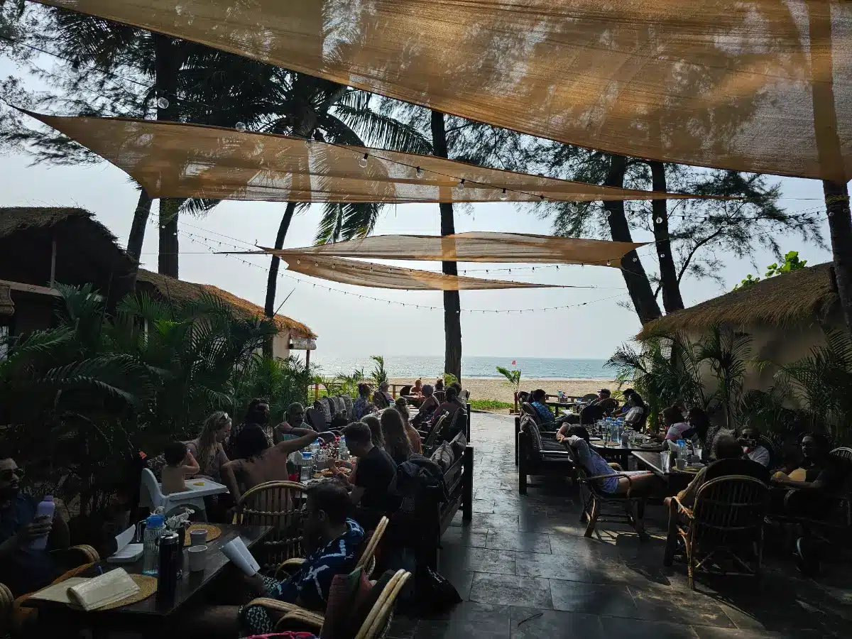 zest cafe talpona inside