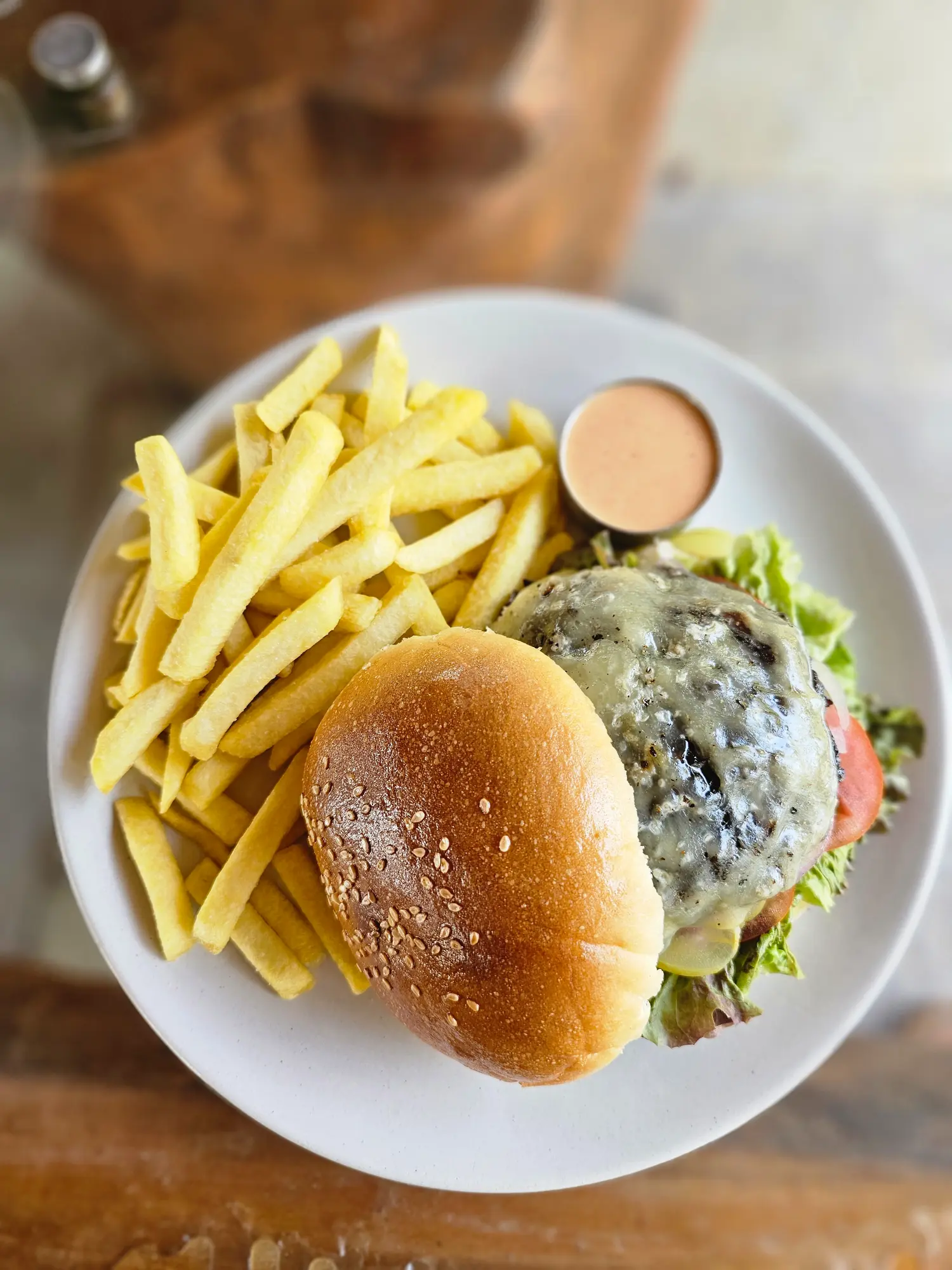 beef cheese burger top - Goa's Ark